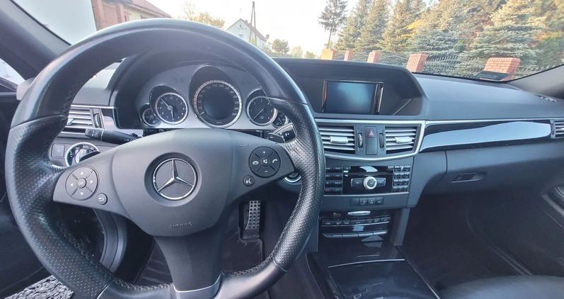 Mercedes-Benz Klasa E cena 49999 przebieg: 267882, rok produkcji 2011 z Turek małe 56